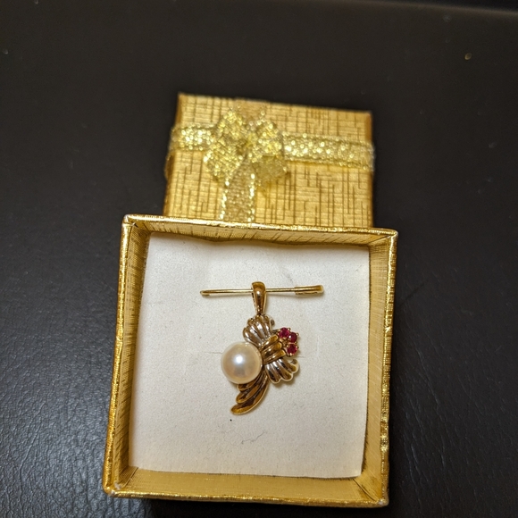14k gold pendant with rubies and pearl - Picture 1 of 3